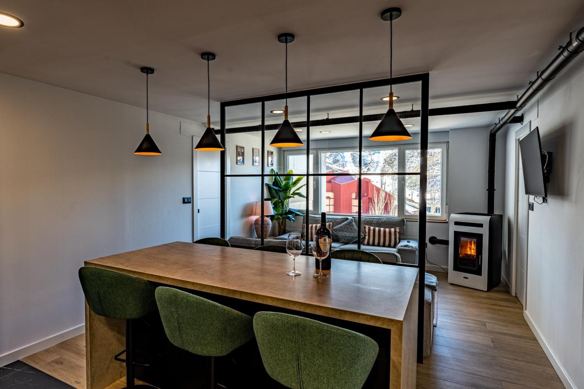 Luxury Refurnished Apartment With Private Parking Close To Ski Slopes Sierra Nevada Eksteriør bilde